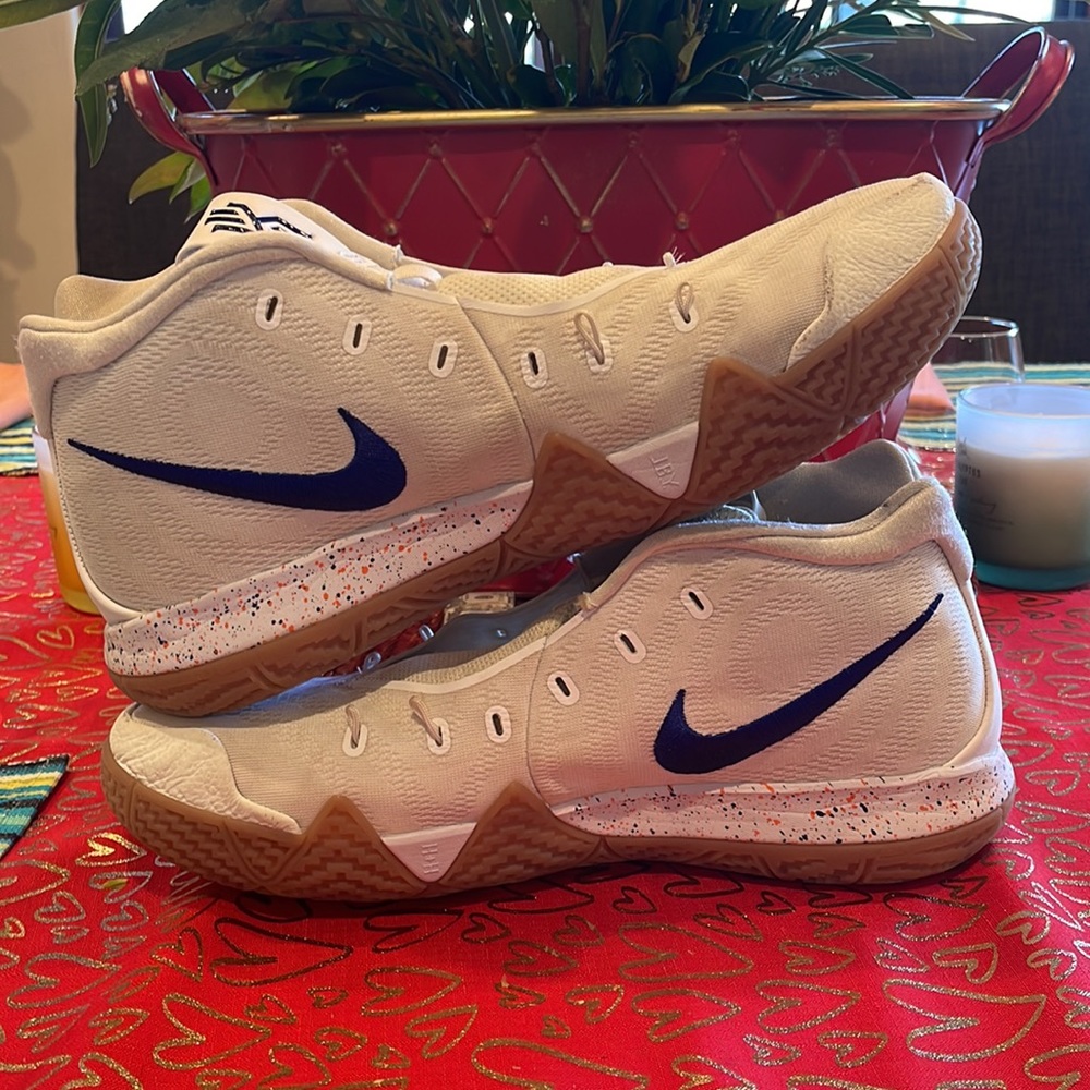 2018 Nike Kyrie  4 Uncle Drew Mint Condition Sneakers.
